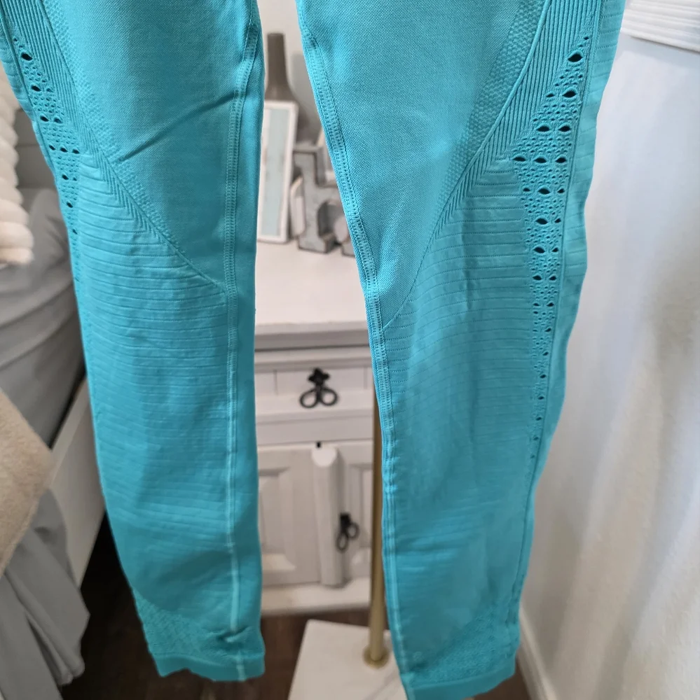 🆕️ Gymshark Energy Seamless Leggings - Picture 6 of 11